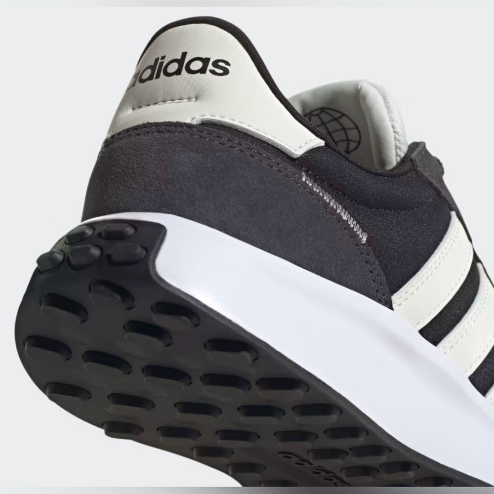 Adidas Run 70s women’s shoes NWT size 9.5 - Picture 5 of 7